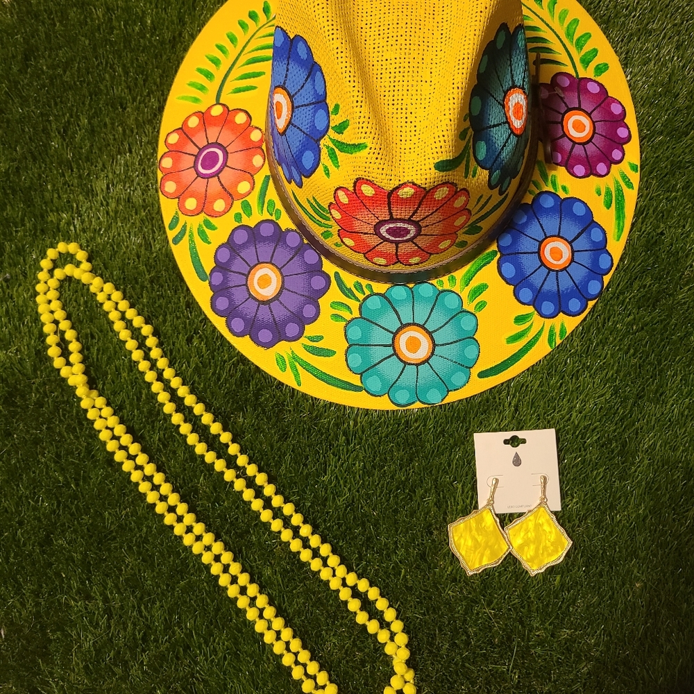 Hat,beads and earrings